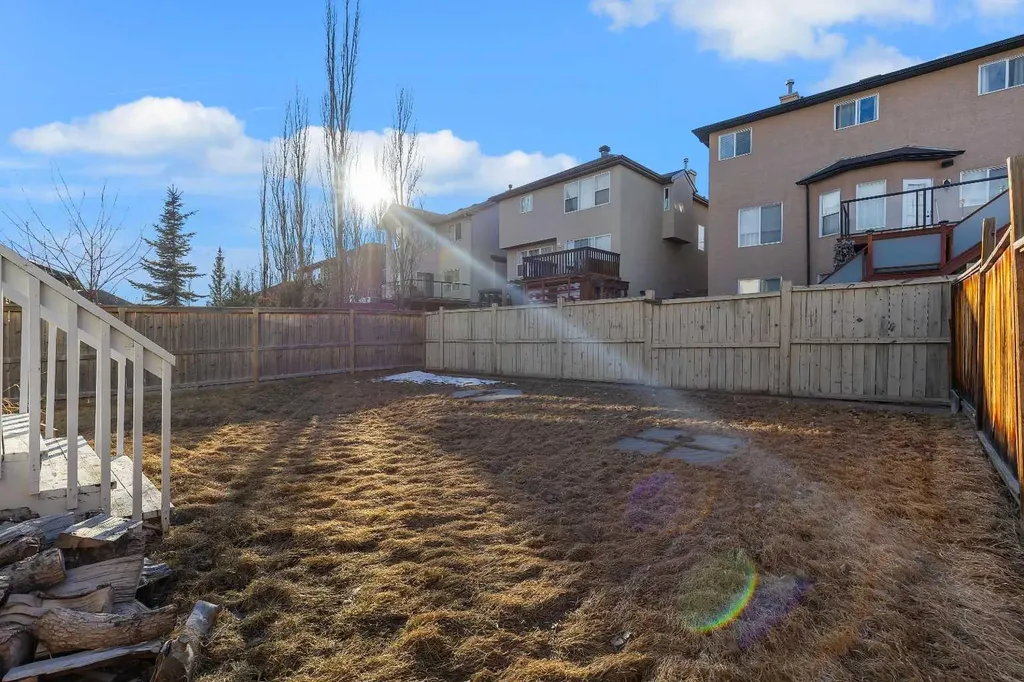 60 Sherwood Way NW Calgary AB T3B 1M7