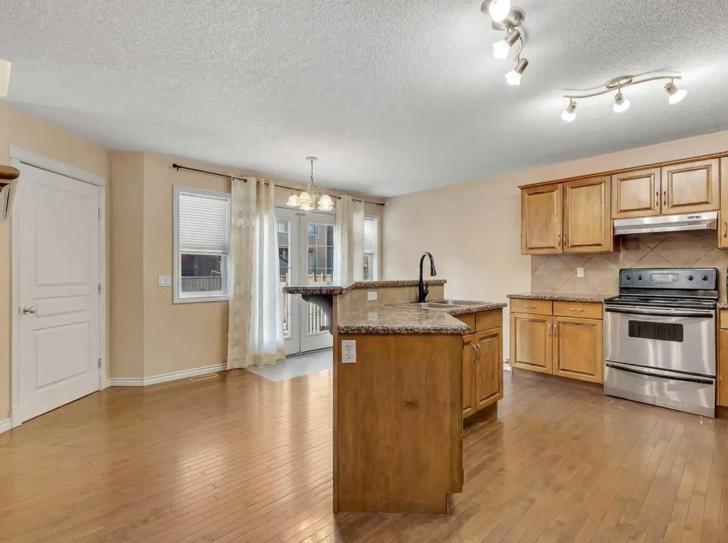 60 Sherwood Way NW Calgary AB T3B 1M7