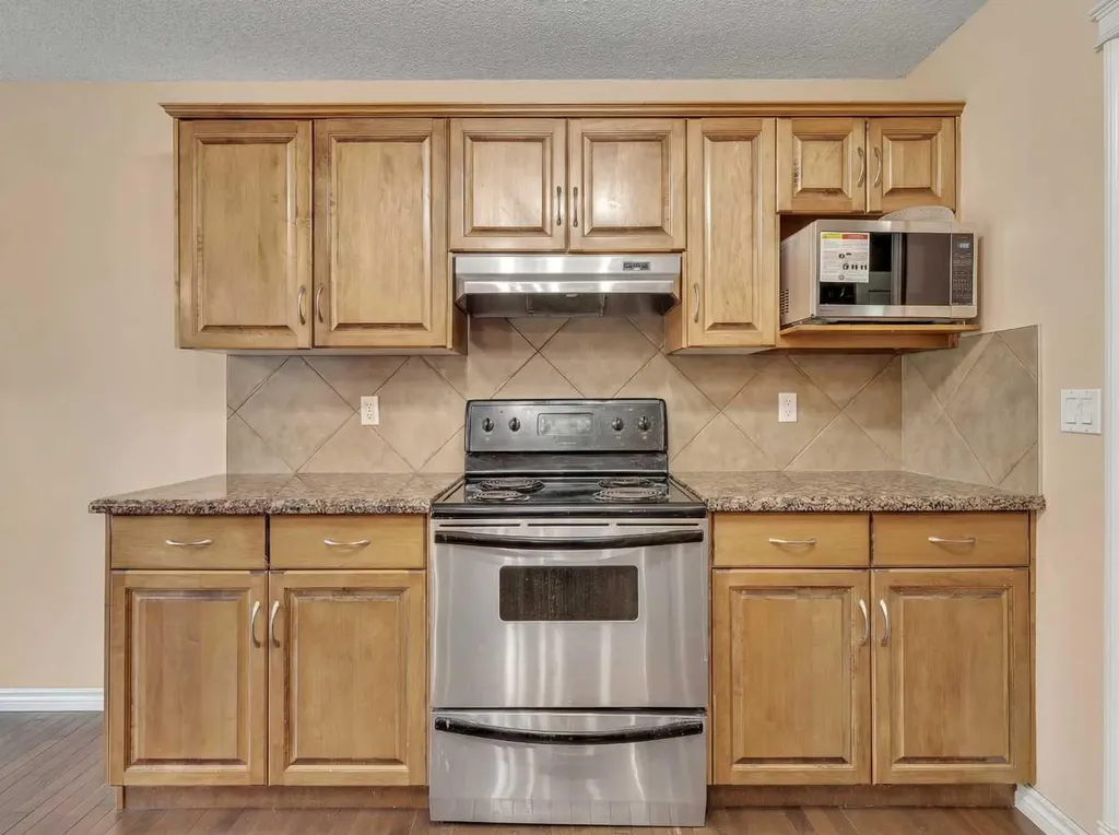 60 Sherwood Way NW Calgary AB T3B 1M7