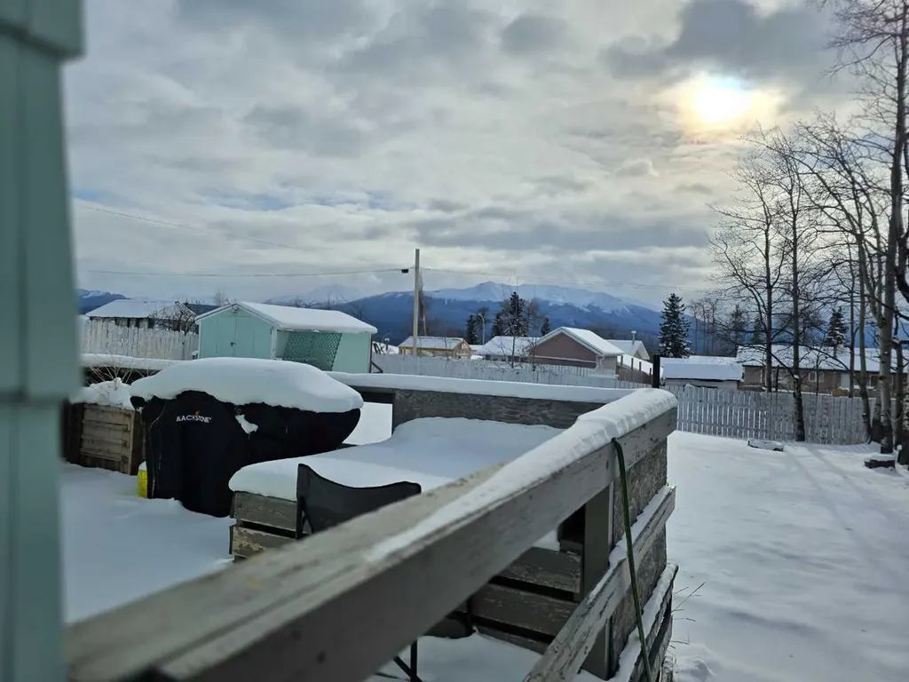 10853 99 Avenue Grande Cache AB T0E 0Y0