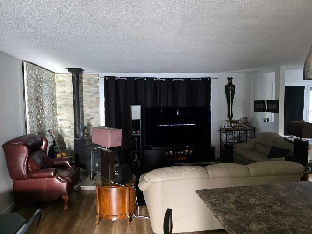10853 99 Avenue Grande Cache AB T0E 0Y0