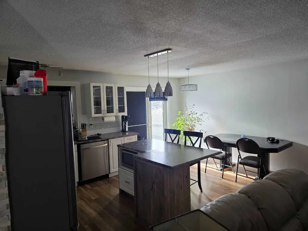 10853 99 Avenue Grande Cache AB T0E 0Y0