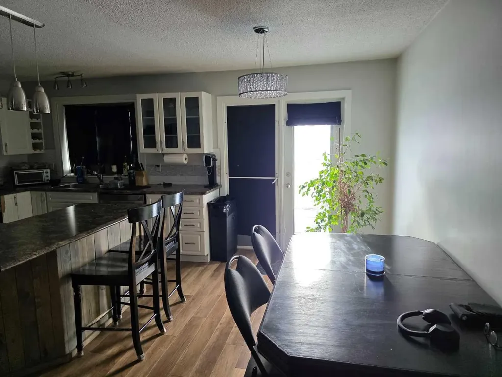 10853 99 Avenue Grande Cache AB T0E 0Y0