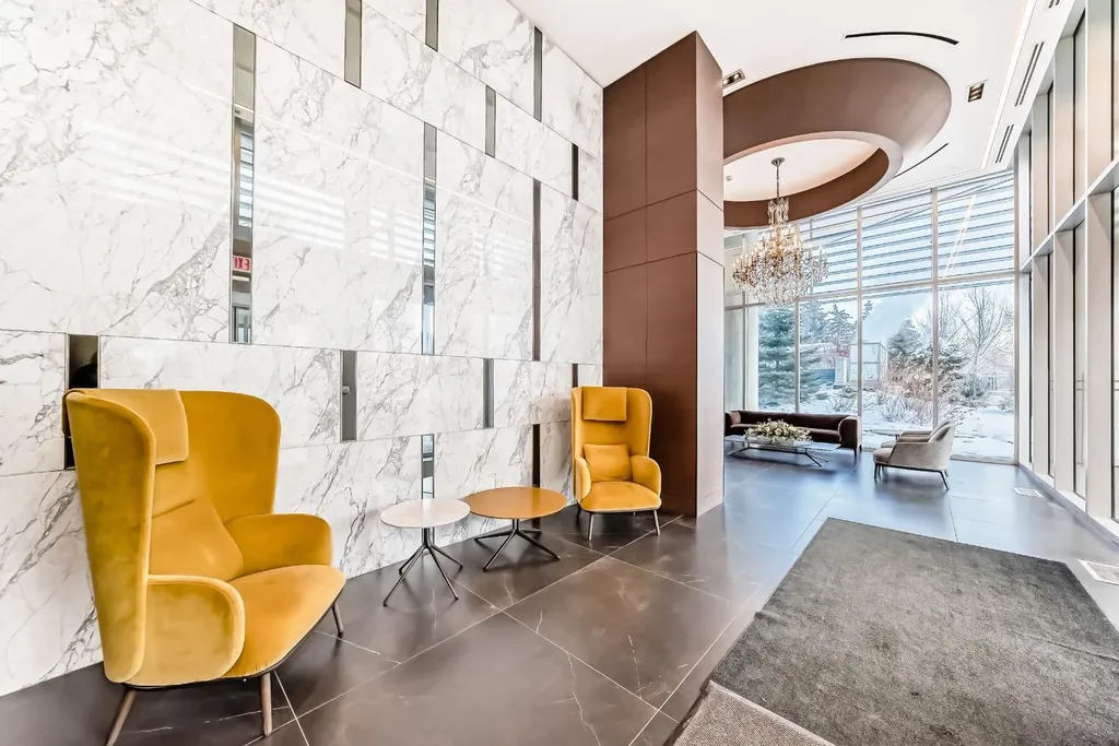 738 1 Avenue SW Calgary AB T2P 5G8