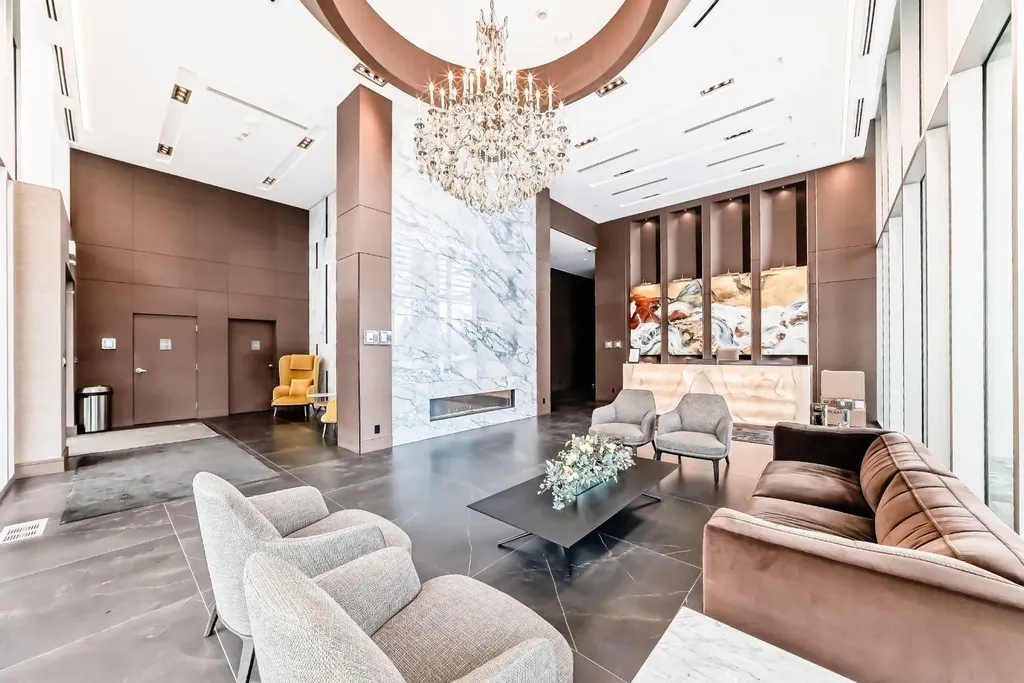 738 1 Avenue SW Calgary AB T2P 5G8