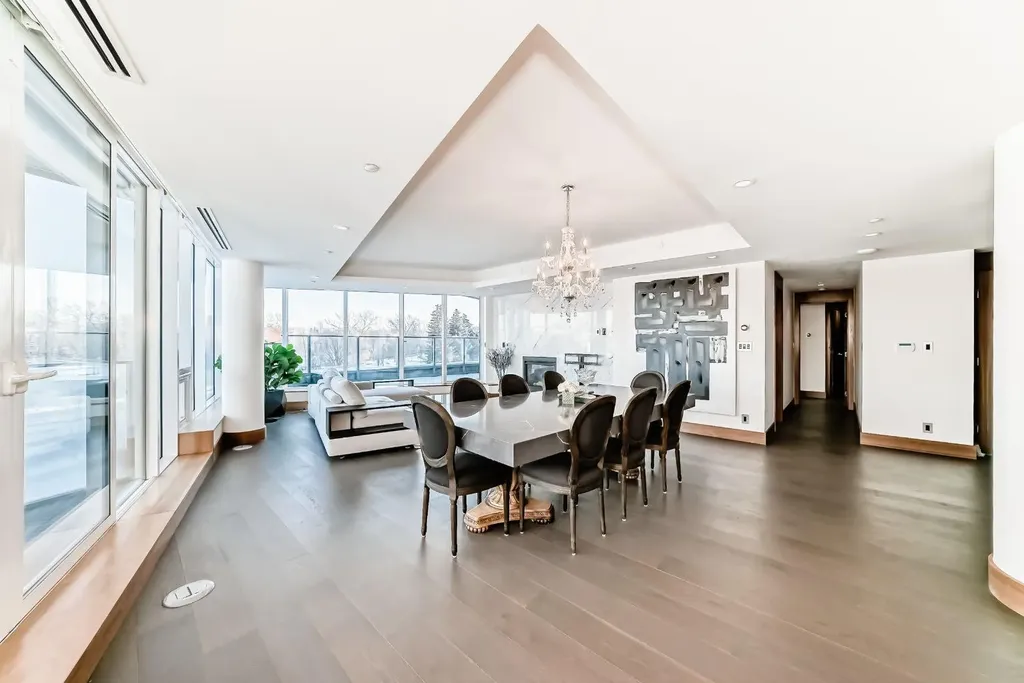 738 1 Avenue SW Calgary AB T2P 5G8