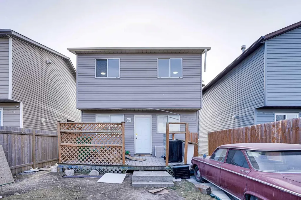 94 Martindale Boulevard NE Calgary AB T3J2X5