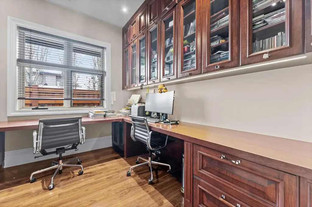 1020 Bel-aire Drive Calgary AB T2V 2B9