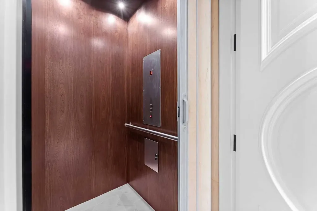 1020 Bel-aire Drive Calgary AB T2V 2B9
