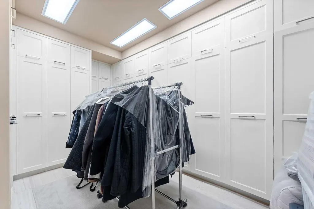 1020 Bel-aire Drive Calgary AB T2V 2B9
