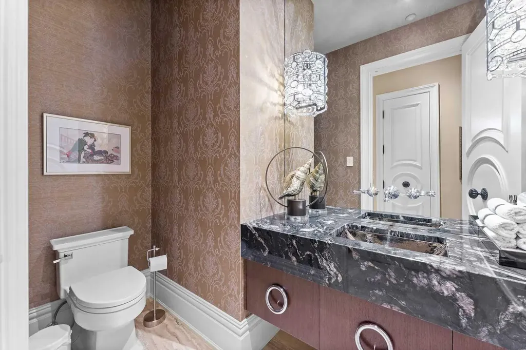 1020 Bel-aire Drive Calgary AB T2V 2B9