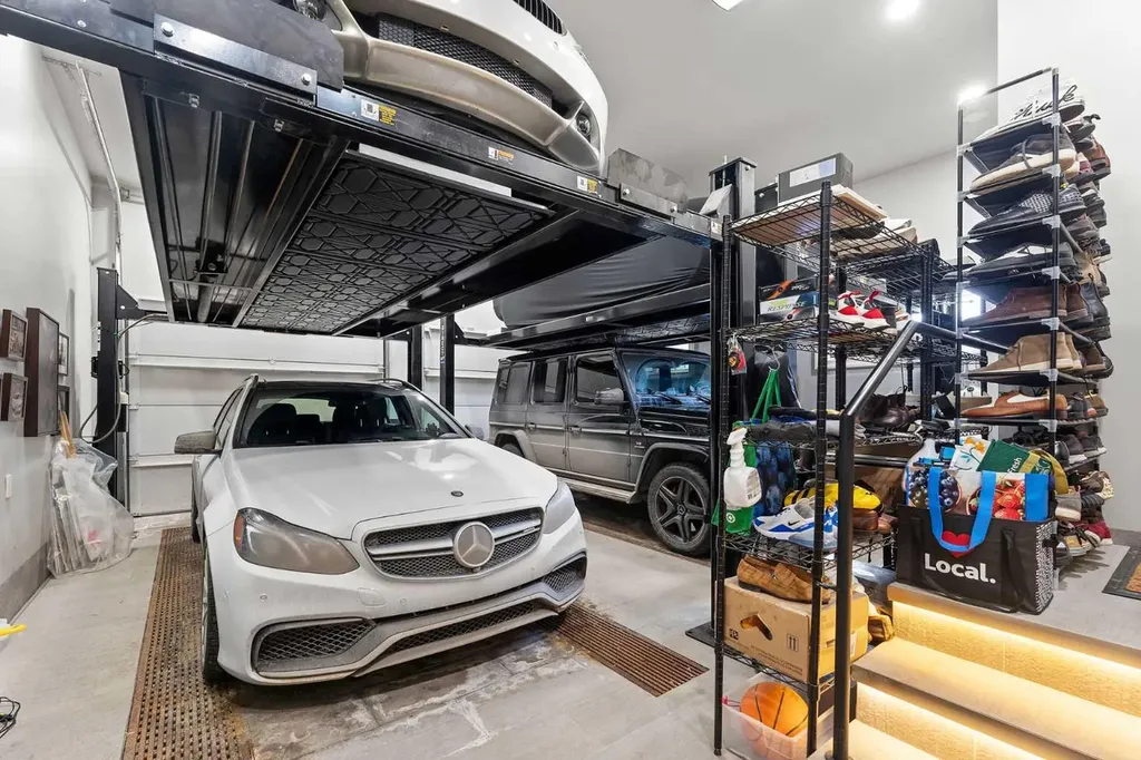1020 Bel-aire Drive Calgary AB T2V 2B9