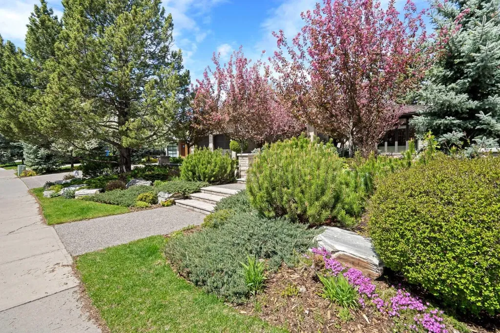 1020 Bel-aire Drive Calgary AB T2V 2B9