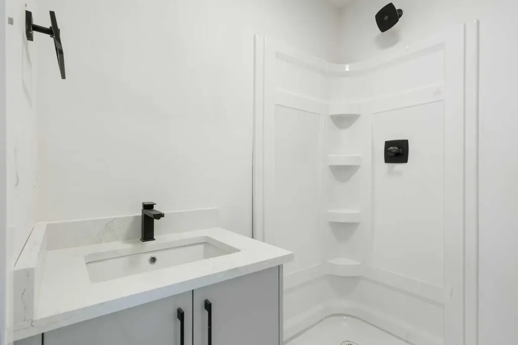 8808 48 Street NE Calgary AB T3J 5N8