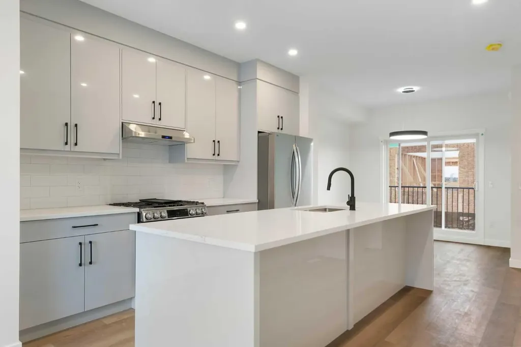 8808 48 Street NE Calgary AB T3J 5N8