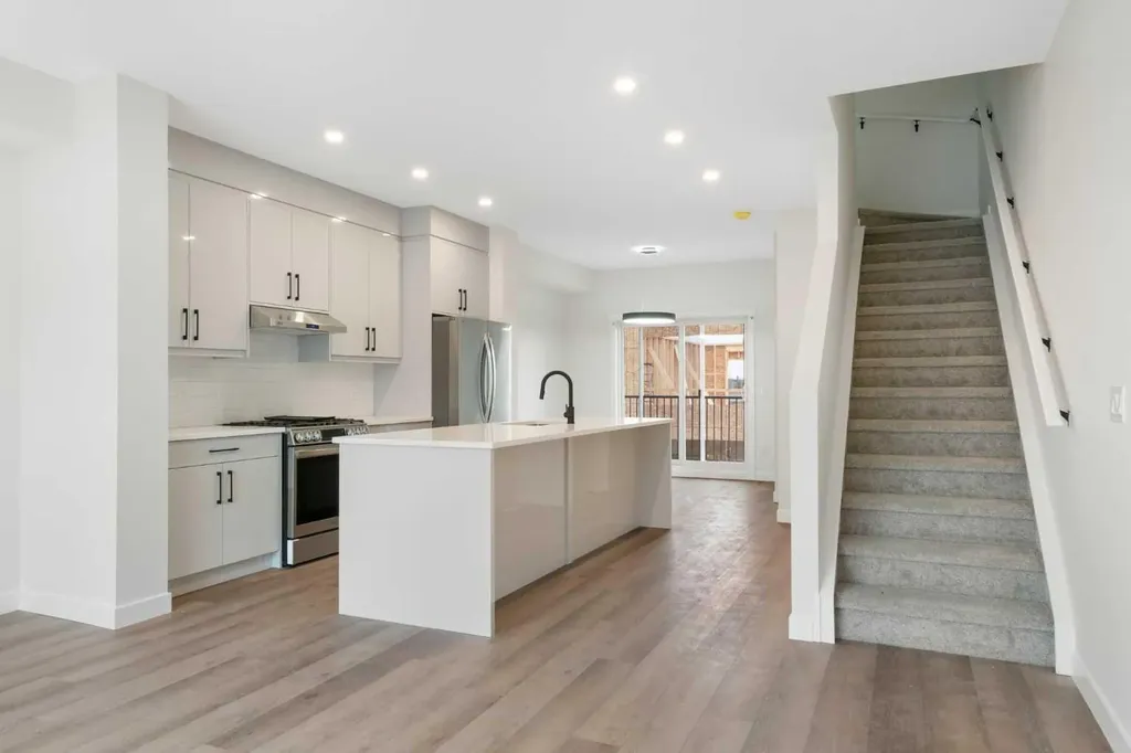 8808 48 Street NE Calgary AB T3J 5N8