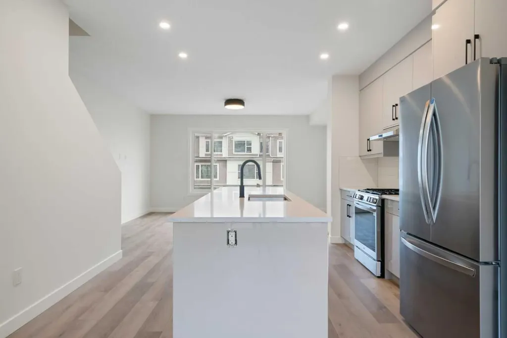 8808 48 Street NE Calgary AB T3J 5N8