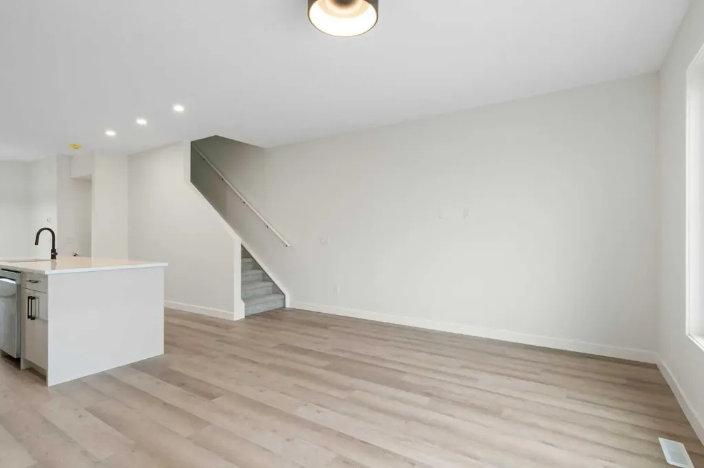 8808 48 Street NE Calgary AB T3J 5N8