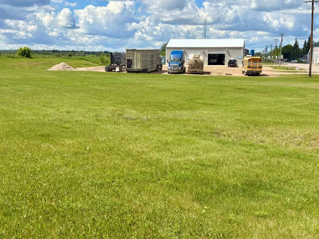 5101 49 Avenue Dewberry AB T0B 1G0