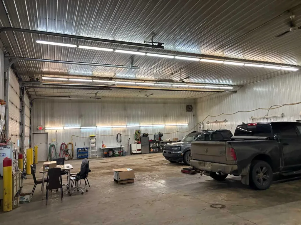 5101 49 Avenue Dewberry AB T0B 1G0