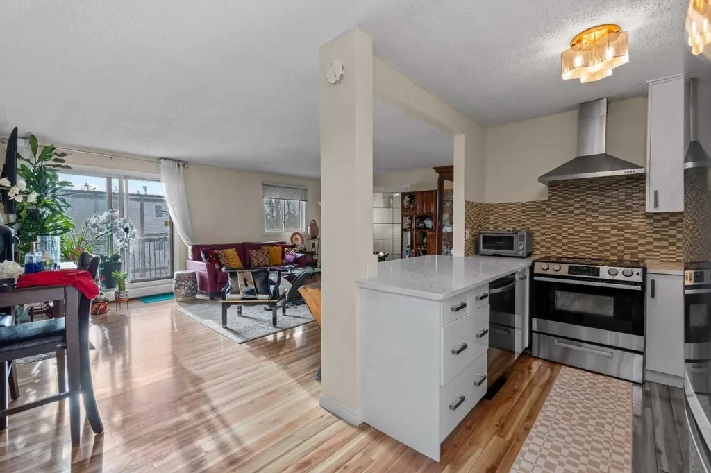 305 25 Avenue SW Calgary AB T2S 0L8