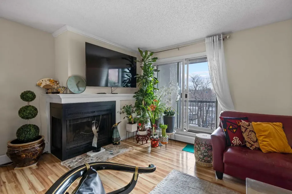 305 25 Avenue SW Calgary AB T2S 0L8