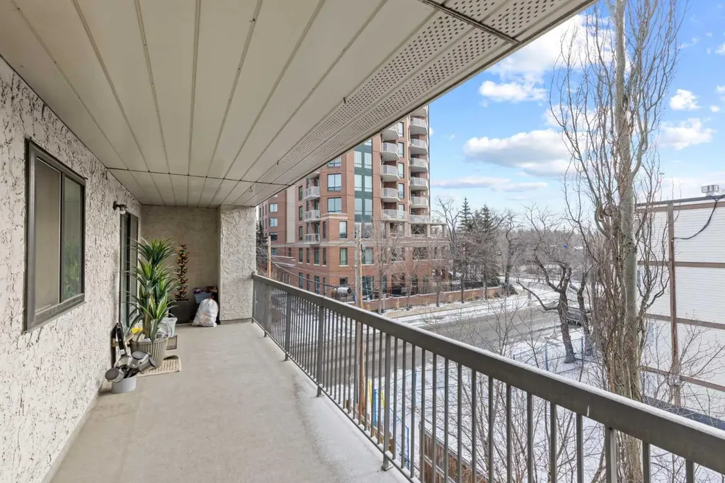 305 25 Avenue SW Calgary AB T2S 0L8