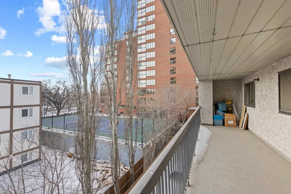 305 25 Avenue SW Calgary AB T2S 0L8