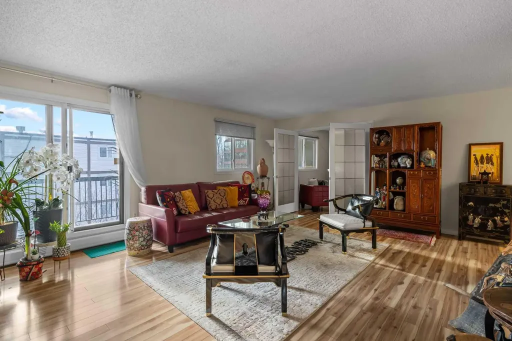 305 25 Avenue SW Calgary AB T2S 0L8