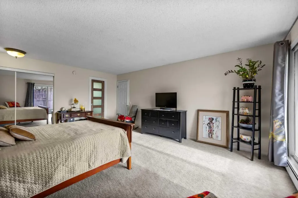305 25 Avenue SW Calgary AB T2S 0L8