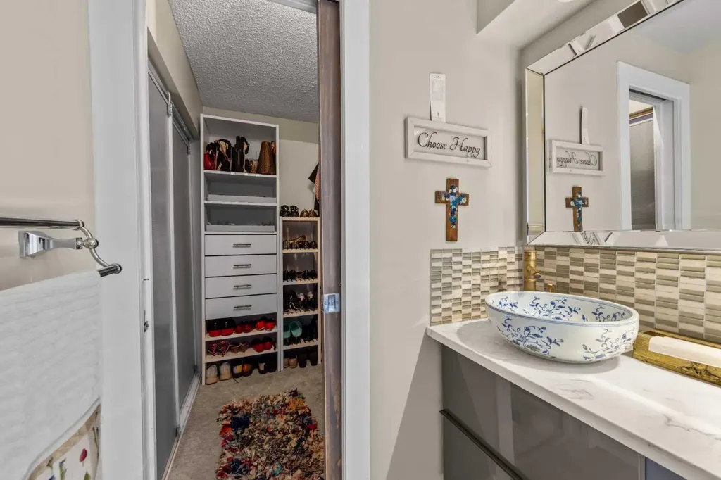 305 25 Avenue SW Calgary AB T2S 0L8