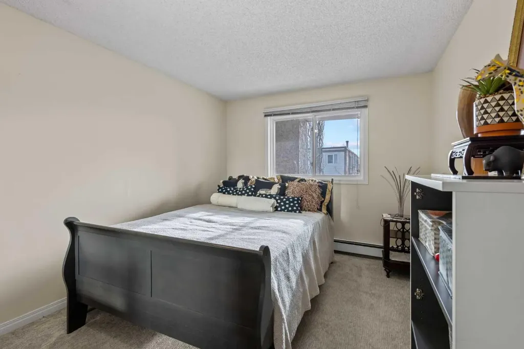 305 25 Avenue SW Calgary AB T2S 0L8