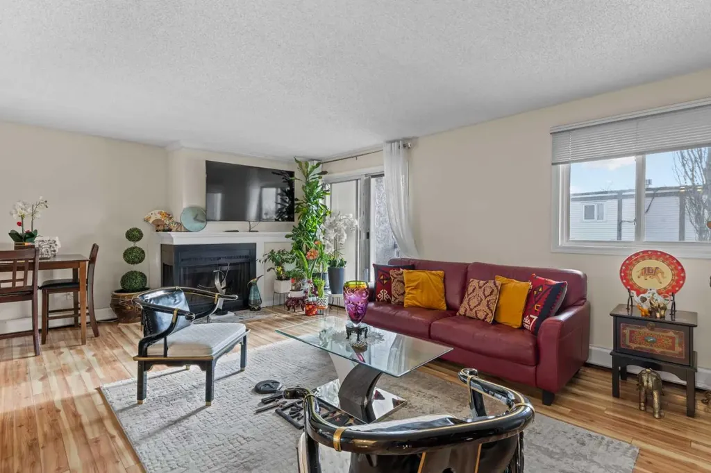 305 25 Avenue SW Calgary AB T2S 0L8