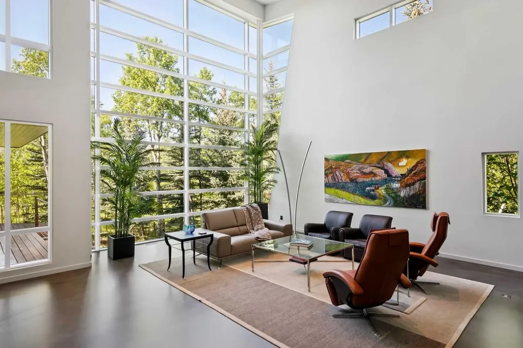 25 Posthill Drive SW Calgary AB T3H 0A8