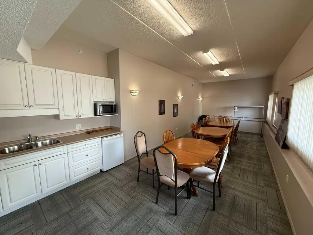 228 Pembina Avenue Hinton AB T7V0A5