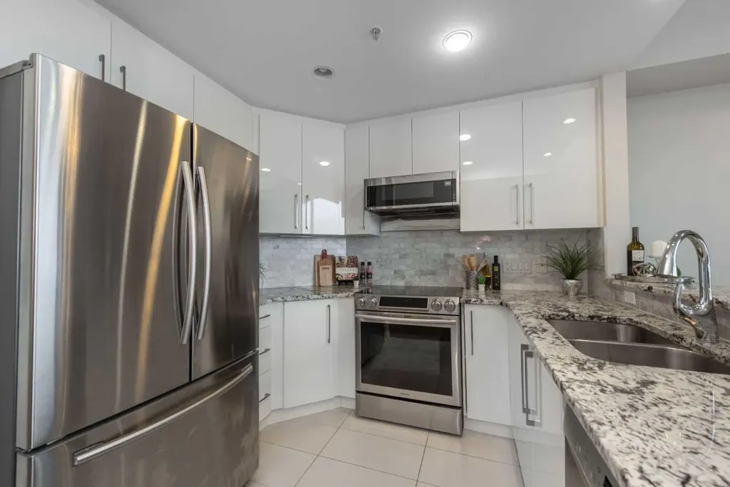 1108 6 Avenue SW Calgary AB T2P 5K1
