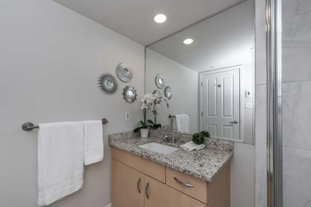 1108 6 Avenue SW Calgary AB T2P 5K1