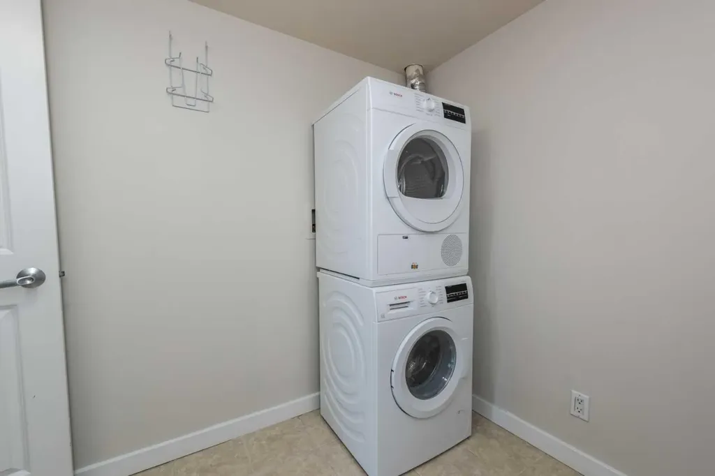 1108 6 Avenue SW Calgary AB T2P 5K1