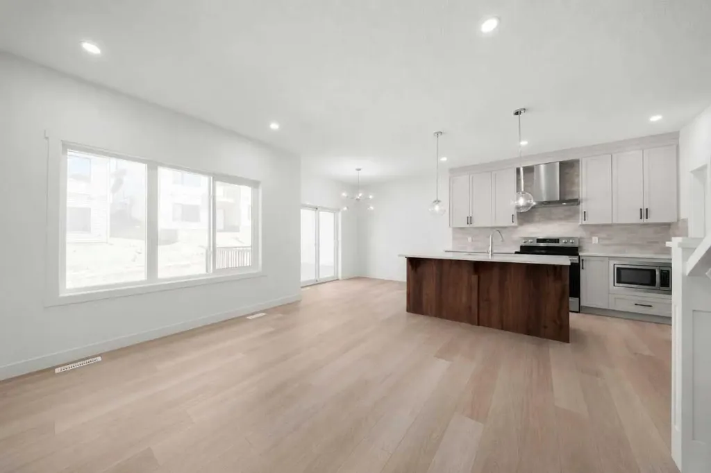 87 Heritage Manor Cochrane AB T4C0L3