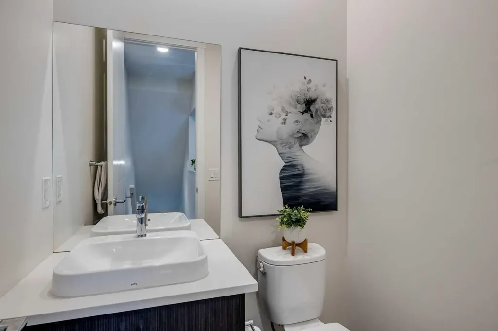 614 Greenbriar Common NW Calgary AB T3B 6J2