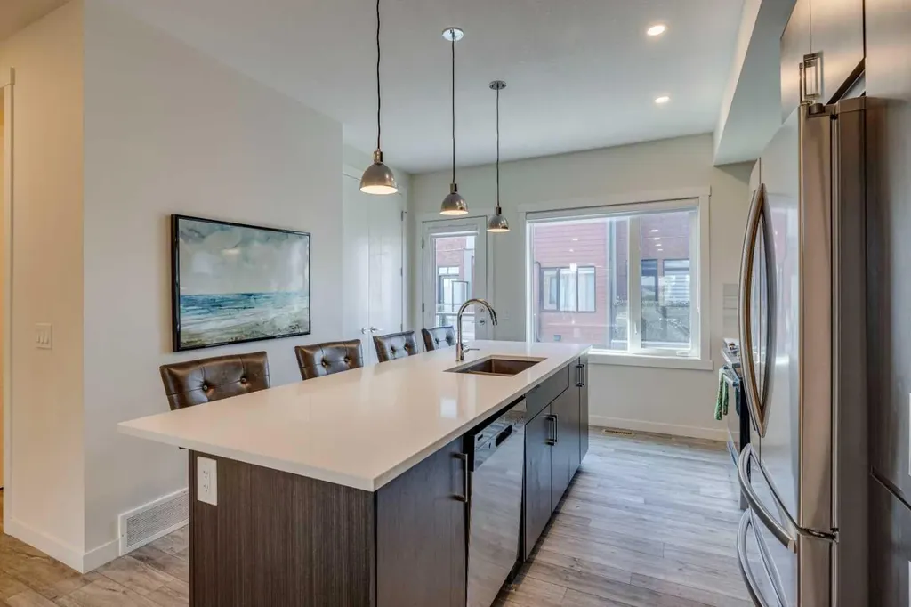 614 Greenbriar Common NW Calgary AB T3B 6J2