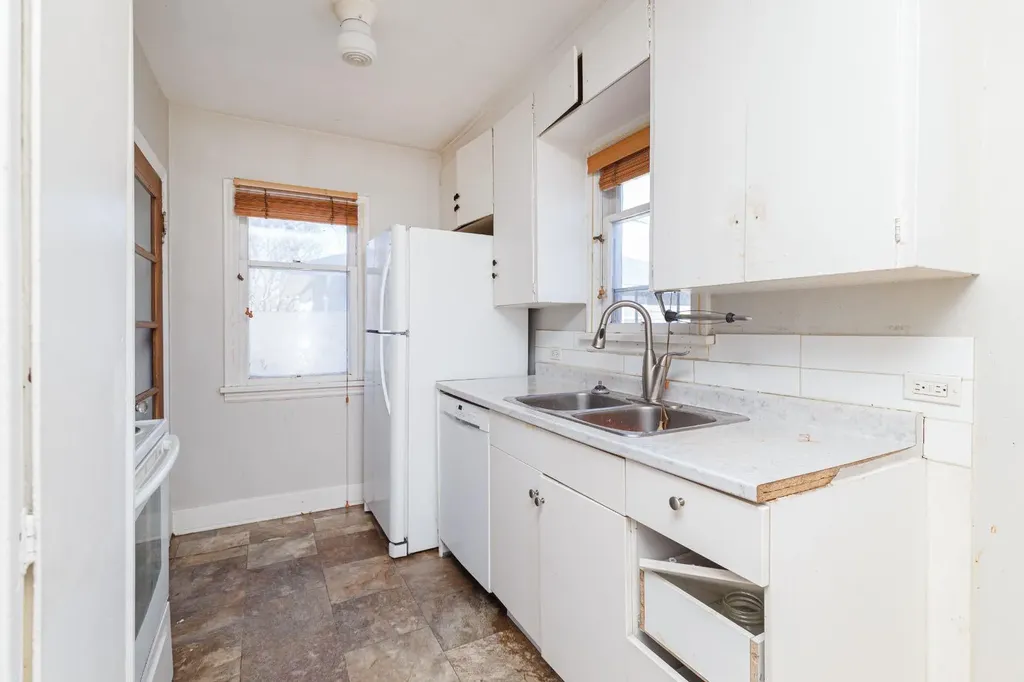2820 Parkdale Boulevard NW Calgary AB t2n 3s8