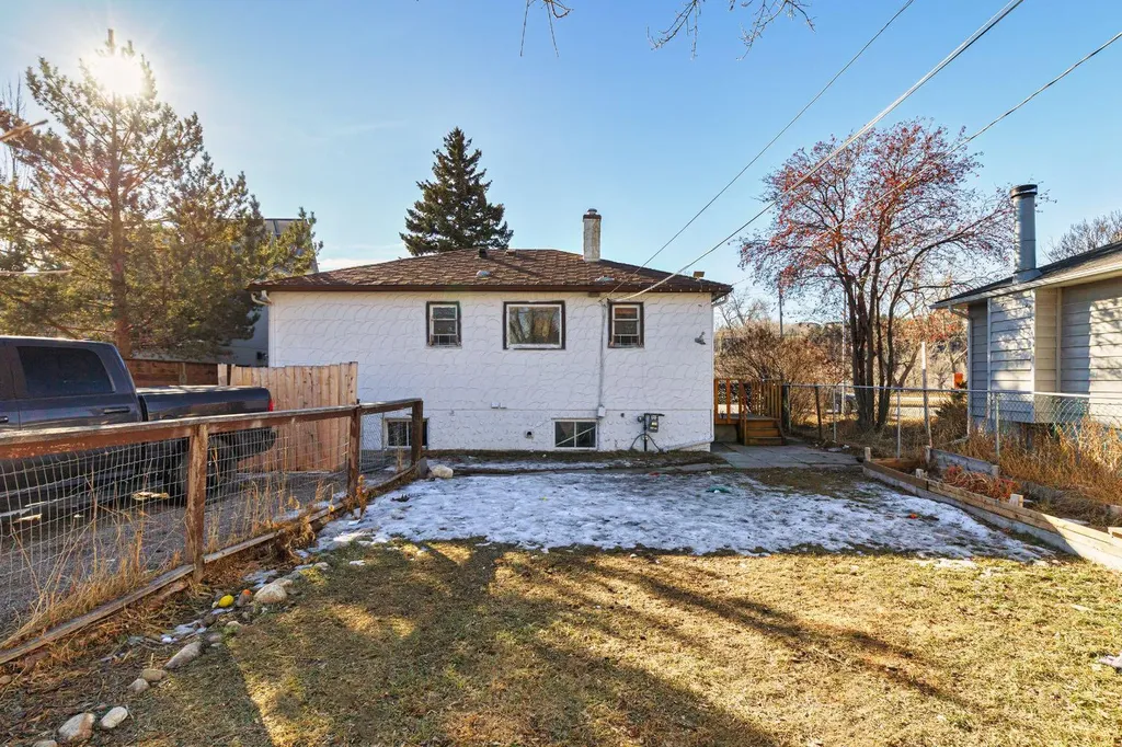 2820 Parkdale Boulevard NW Calgary AB t2n 3s8