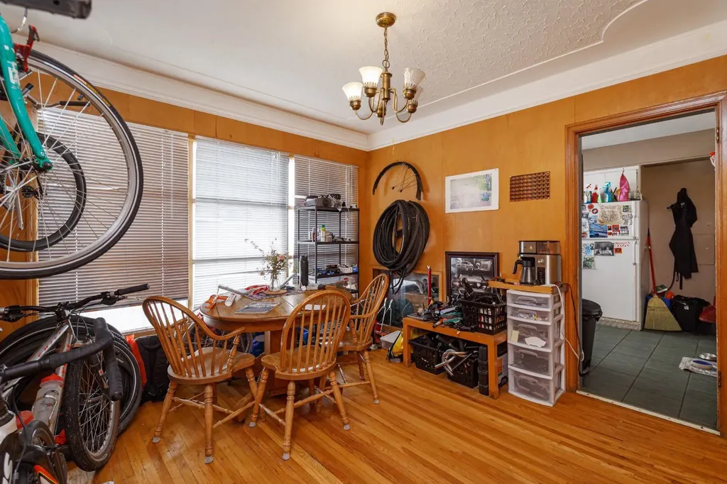 2824 Parkdale Boulevard NW Calgary AB t2n 3s8