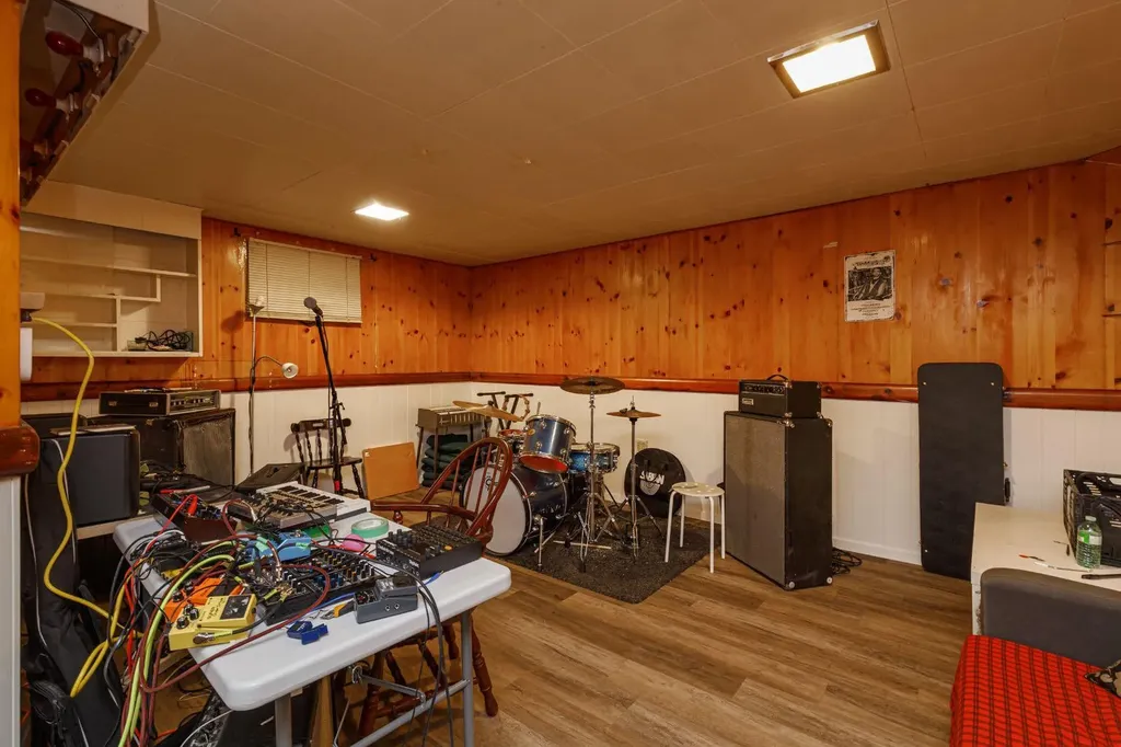2824 Parkdale Boulevard NW Calgary AB t2n 3s8