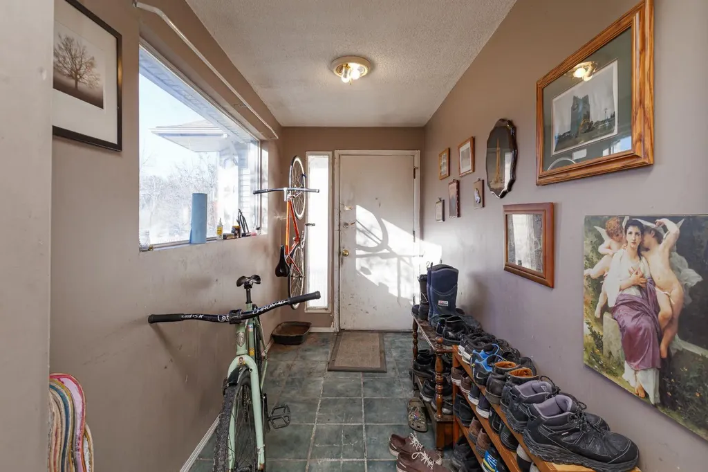 2824 Parkdale Boulevard NW Calgary AB t2n 3s8