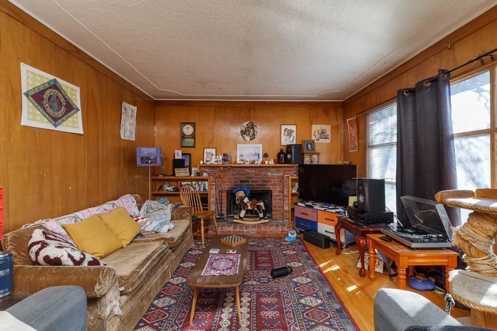 2824 Parkdale Boulevard NW Calgary AB t2n 3s8