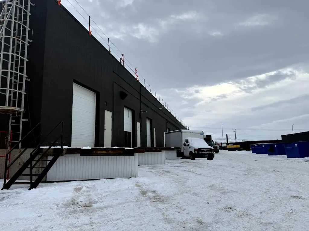 552 42 Avenue SE Calgary AB T2G 1Y6
