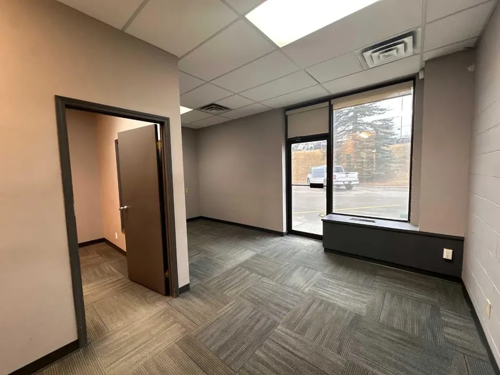 552 42 Avenue SE Calgary AB T2G 1Y6