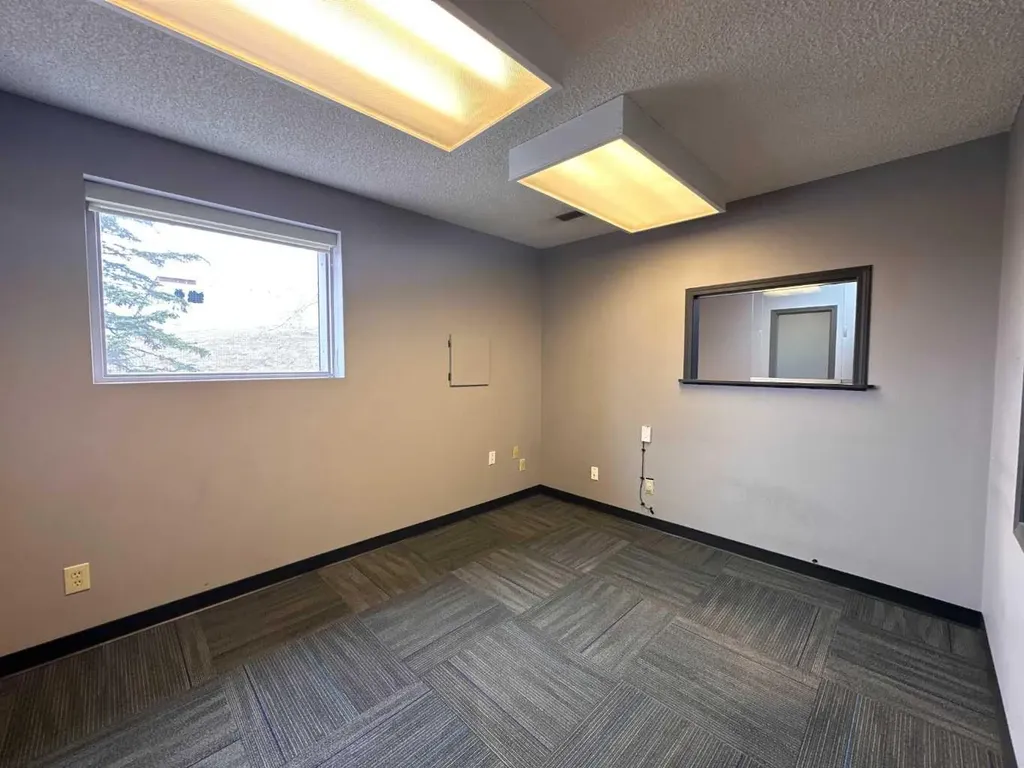 552 42 Avenue SE Calgary AB T2G 1Y6